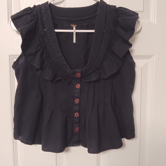 Free People Tops - Free People Sylvia Black Cotton Sleeveless Cropt Top With Ruffles & Buttons S